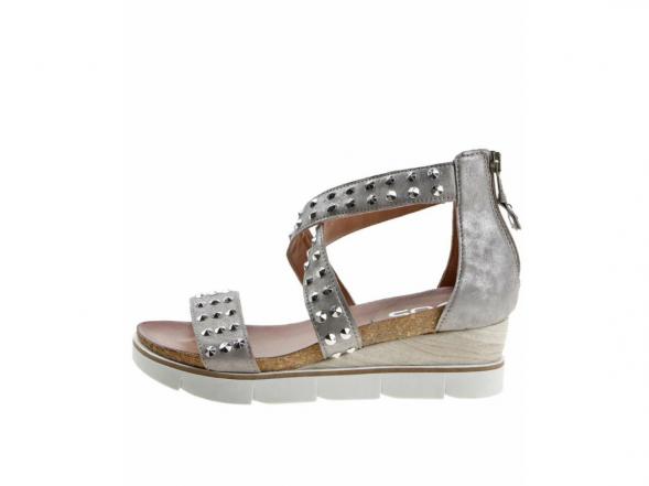 how to choose the best women sandals?