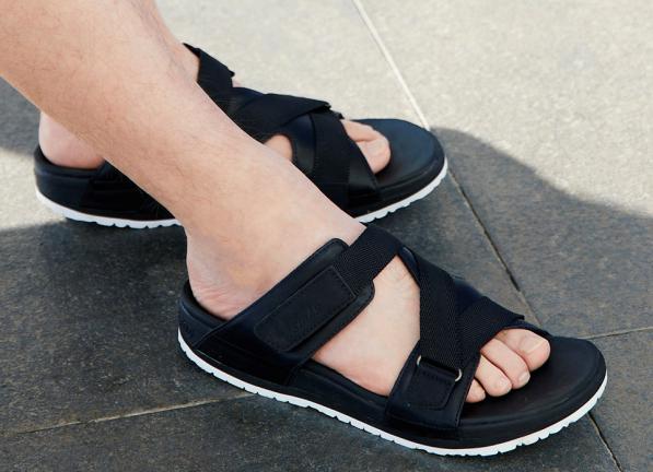 What are the advantages of soft leather sandals ?