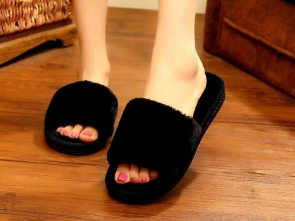 Home Luxury Slippers Price Fluctuation