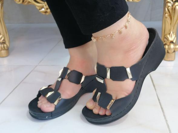 women sandals sell